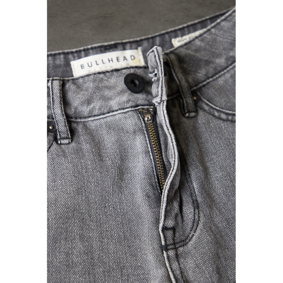 Bullhead High Rise Dark Wash Jean Shorts Size 1 - Picture 4 of 6